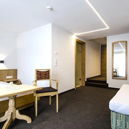 Hotel Garni Persutt Ischgl